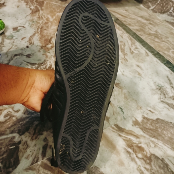 Adidas - Picture 13 of 16